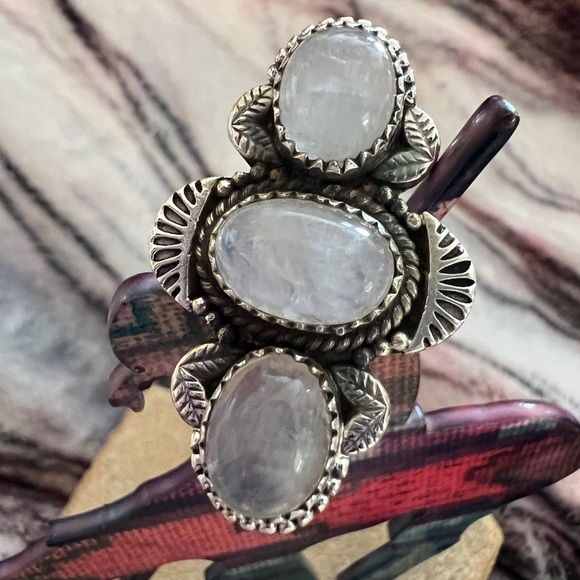 ❤️ Rainbow Moonstone Triple Stone Southwestern Sz 8 Adjustable Ring 9.6gm - Picture 13 of 13